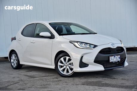 White 2023 Toyota Yaris Hatch SX F
