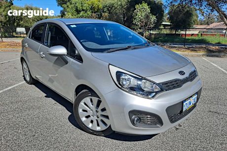 Silver 2012 Kia RIO Hatch SI F