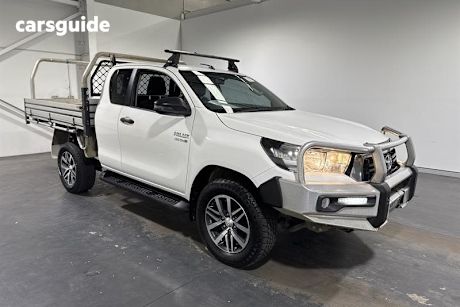 White 2017 Toyota Hilux X Cab Cab Chassis Sr (4X4)
