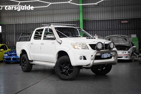 White 2013 Toyota Hilux Dual Cab Pick-up Sr5 (4X4)