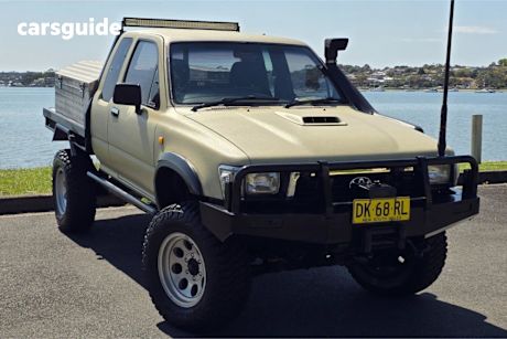 White 1997 Toyota Hilux Ute Tray R