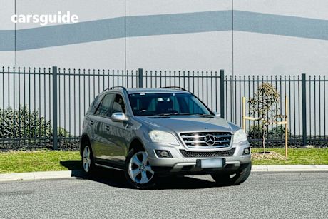Silver 2009 Mercedes-Benz ML SUV ML320 CDI 4X4
