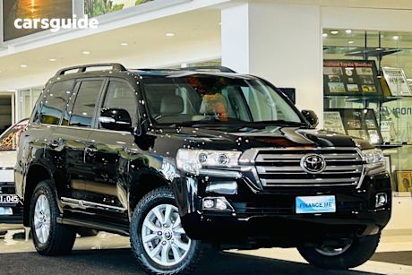 Black 2020 Toyota Landcruiser SUV SAHARA 4X4