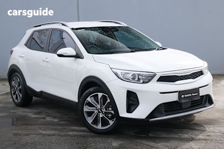 White 2021 Kia Stonic Wagon Sport