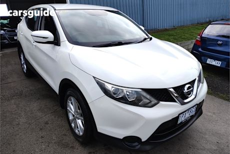 White 2016 Nissan Qashqai SUV ST F
