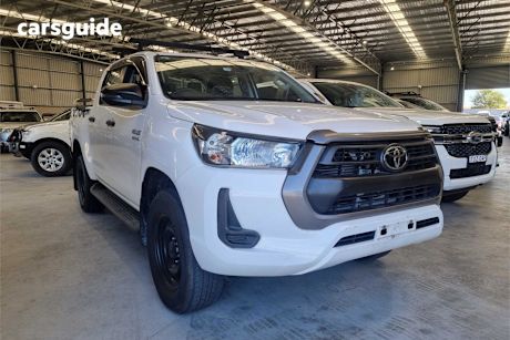 White 2020 Toyota Hilux Ute Tray SR 4X4