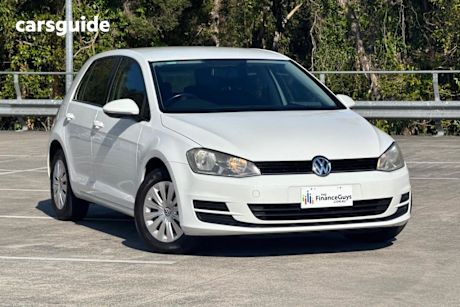 White 2014 Volkswagen Golf Hatchback 90 Tsi