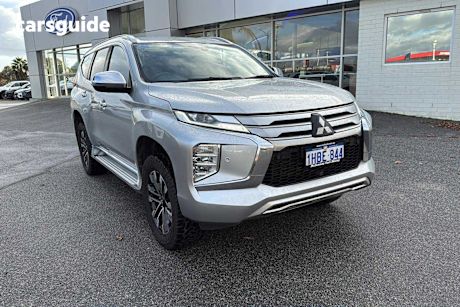 Silver 2020 Mitsubishi Pajero Sport SUV EXCEED 4X4