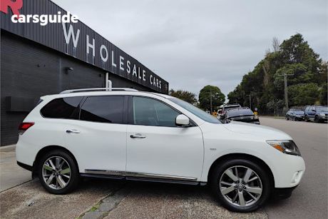 White 2014 Nissan Pathfinder Wagon Ti (4X2)
