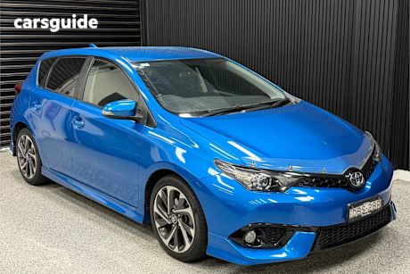 Blue 2015 Toyota Corolla Hatch SX F