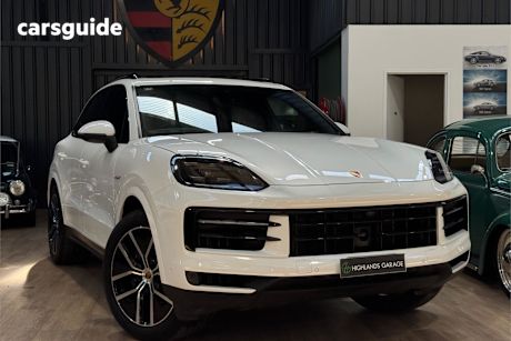White 2023 Porsche Cayenne Wagon E-Hybrid