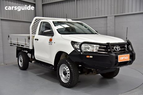 White 2018 Toyota Hilux Ute Tray SR 4X4