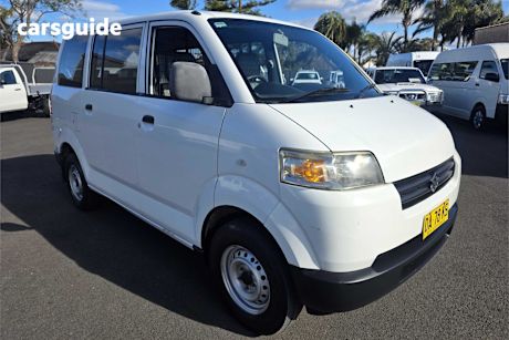 White 2013 Suzuki APV Van
