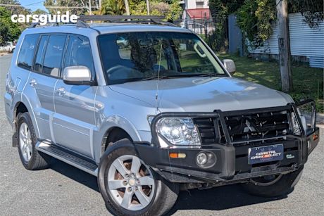 Silver 2013 Mitsubishi Pajero SUV GLX-R 4X4