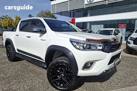 White 2017 Toyota Hilux Ute Tray SR5 4X4