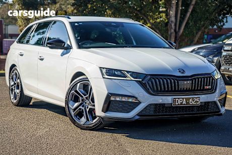 White 2021 Skoda Octavia SUV RS F