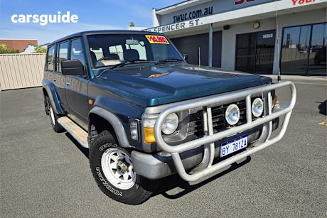 Green 1996 Nissan Patrol Wagon Rx (4X4)
