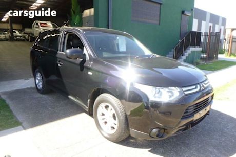 Black 2013 Mitsubishi Outlander Wagon Es (4X4)