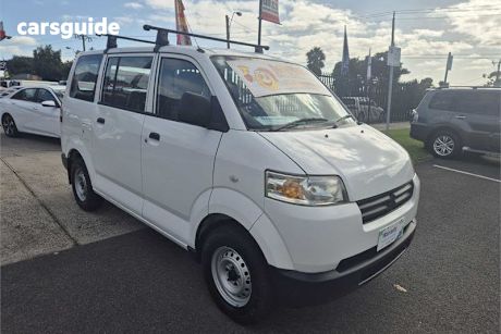 White 2008 Suzuki APV Van