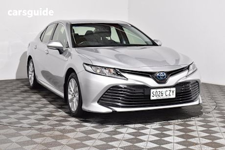 Silver 2019 Toyota Camry Sedan ASCENT F