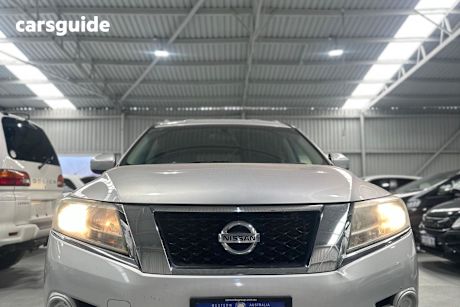 Silver 2013 Nissan Pathfinder SUV ST (4X2) R52