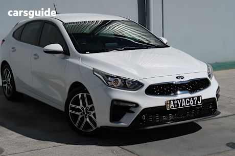 White 2018 Kia Cerato Hatchback Sport