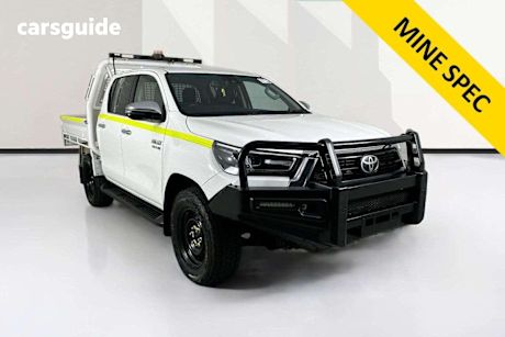 White 2021 Toyota Hilux Double Cab Chassis Sr5 (4X4)