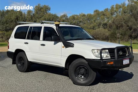 White 2006 Toyota Landcruiser Wagon (4X4)