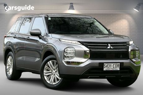 Grey 2021 Mitsubishi Outlander SUV ES F