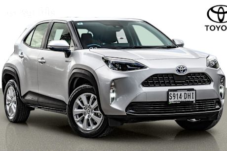 Silver 2022 Toyota Yaris Cross SUV GX 4X4