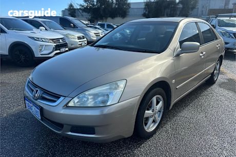 Gold 2004 Honda Accord Sedan Vti