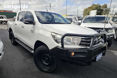 White 2017 Toyota Hilux Ute Tray SR 4X4