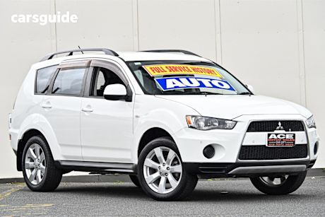 White 2012 Mitsubishi Outlander SUV LS F