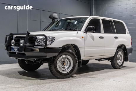White 2006 Toyota Landcruiser SUV STANDARD 4X4