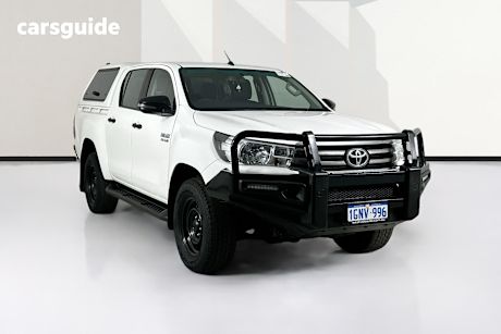 White 2018 Toyota Hilux Dual Cab Chassis Sr (4X4)