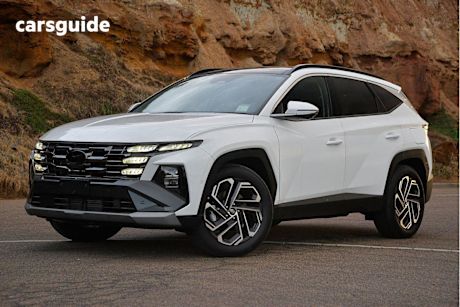 White 2025 Hyundai Tucson SUV PREMIUM 4X4