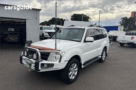 White 2014 Mitsubishi Pajero SUV GLX-R 4X4