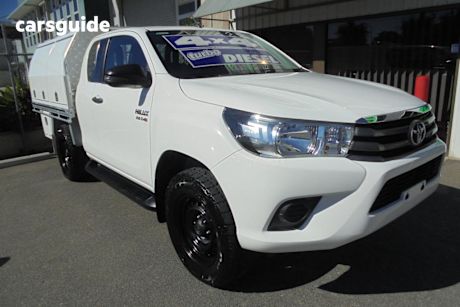 White 2018 Toyota Hilux Ute Tray SR 4X4