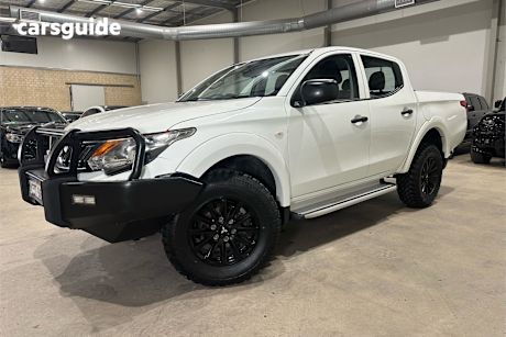 White 2016 Mitsubishi Triton Ute Tray GLX 4X4