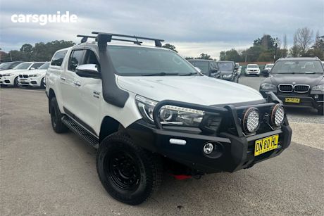 White 2018 Toyota Hilux Ute Tray SR5 4X4