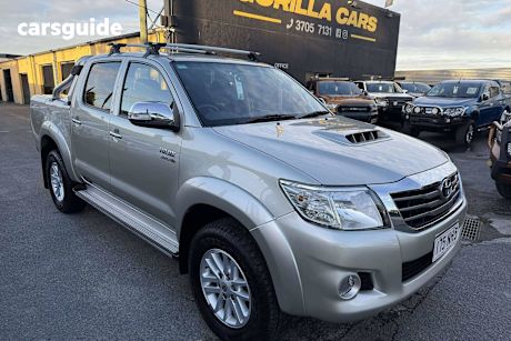 Silver 2012 Toyota Hilux Dual Cab Pick-up Sr5 (4X4)