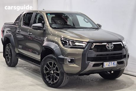 Bronze 2023 Toyota Hilux Ute Tray ROGUE 4X4