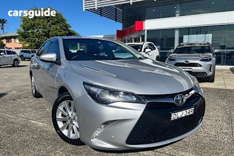 Silver 2016 Toyota Camry Sedan ATARA S F