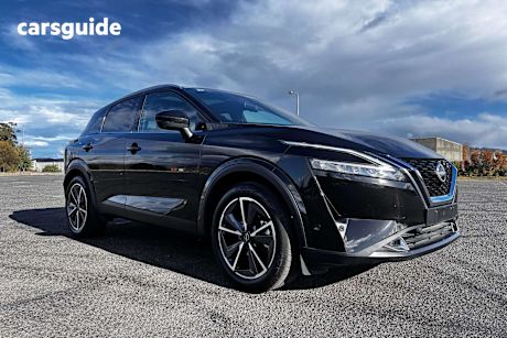 Black 2024 Nissan Qashqai SUV TI F