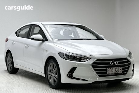 White 2017 Hyundai Elantra Sedan ACTIVE F