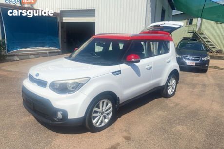 White 2017 Kia Soul Hatch SI F