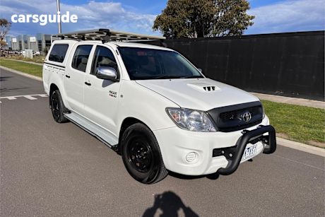 White 2010 Toyota Hilux Dual Cab Pick-up Sr