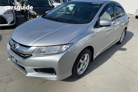 Silver 2015 Honda Grace Sedan HYBRID