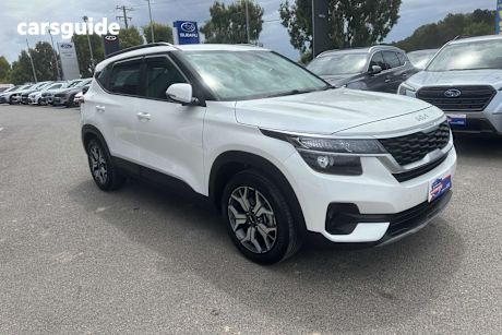 White 2021 Kia Seltos SUV SPORT F