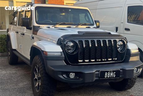 White 2021 Jeep Gladiator Dual Cab Utility Night Eagle (4X4)
